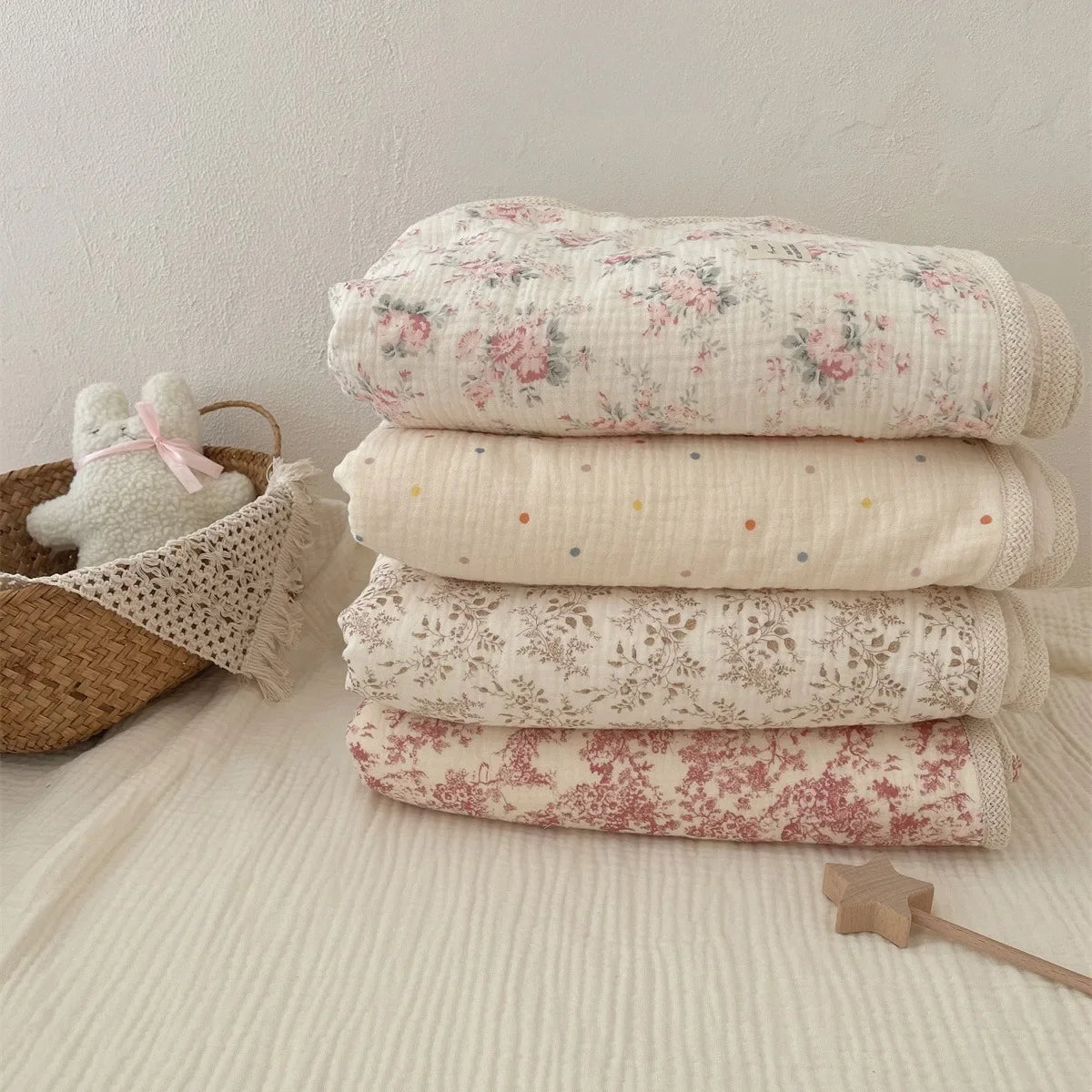 Boho Floral Baby Blanket – Soft Fleece & Muslin | Neutral Nursery Decor (90×130cm)